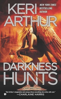 Darkness Hunts|Keri Arthur